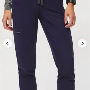 Figs Black Joggers with Tapered Fit and Elastic Waistband